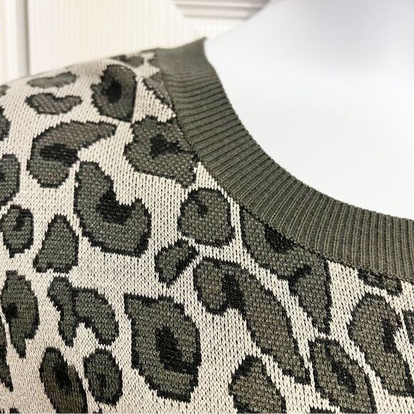 Isaac Mizrahi Lounge Grey Leopard Sweater XXL NWT - Picture 8 of 14